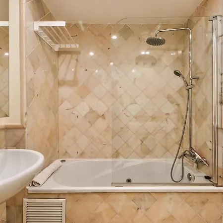 Paraiso J47 Partial Sea View & Sunny Terrace 1b بيت للعطل *